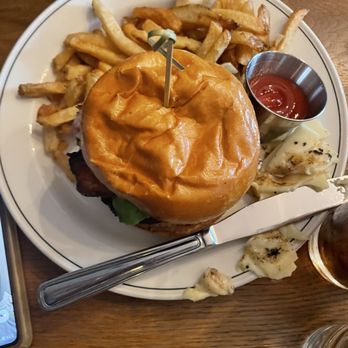 The Watershed Pub - Pub burger - Pubs Near Me - Camp Hill, Pennsylvania The Watershed Pub - Pub burger - Pubs Near Me - Camp Hill, Pennsylvania