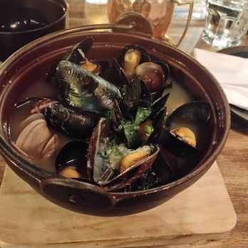 TenGoku Aburiya - Clam and mussel sakamushi - Japanese Near Me - Chicago, Illinois TenGoku Aburiya - Clam and mussel sakamushi - Japanese Near Me - Chicago, Illinois