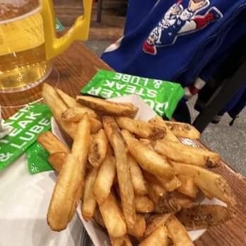 Quaker Steak & Lube - French Fries - Chicken Wings Near Me - Sevierville, Tennessee Quaker Steak & Lube - French Fries - Chicken Wings Near Me - Sevierville, Tennessee