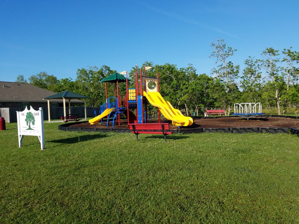 AMBURN OAKS PARK Updated October 2024 6 N Golden Oak Dr, Texas City
