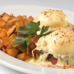 Windward Pub - Eggs benny