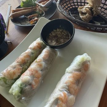 PHO 909 - Spring Rolls - supposedly was $9.50 but charged me 11$ - Vietnamese Near Me - Pomona, California