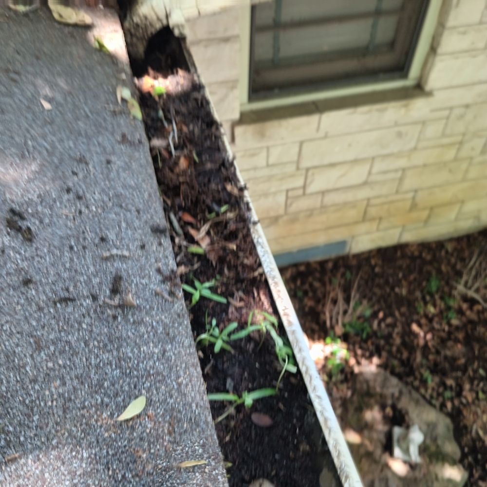 Slide of Pro Source Gutter Cleaning