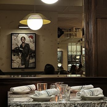DeNuccis - Interior - New American Near Me - Lincoln Park, Illinois