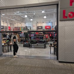 Foot Locker - I thought the store closed at 7? This was at 6:55. Lost my business