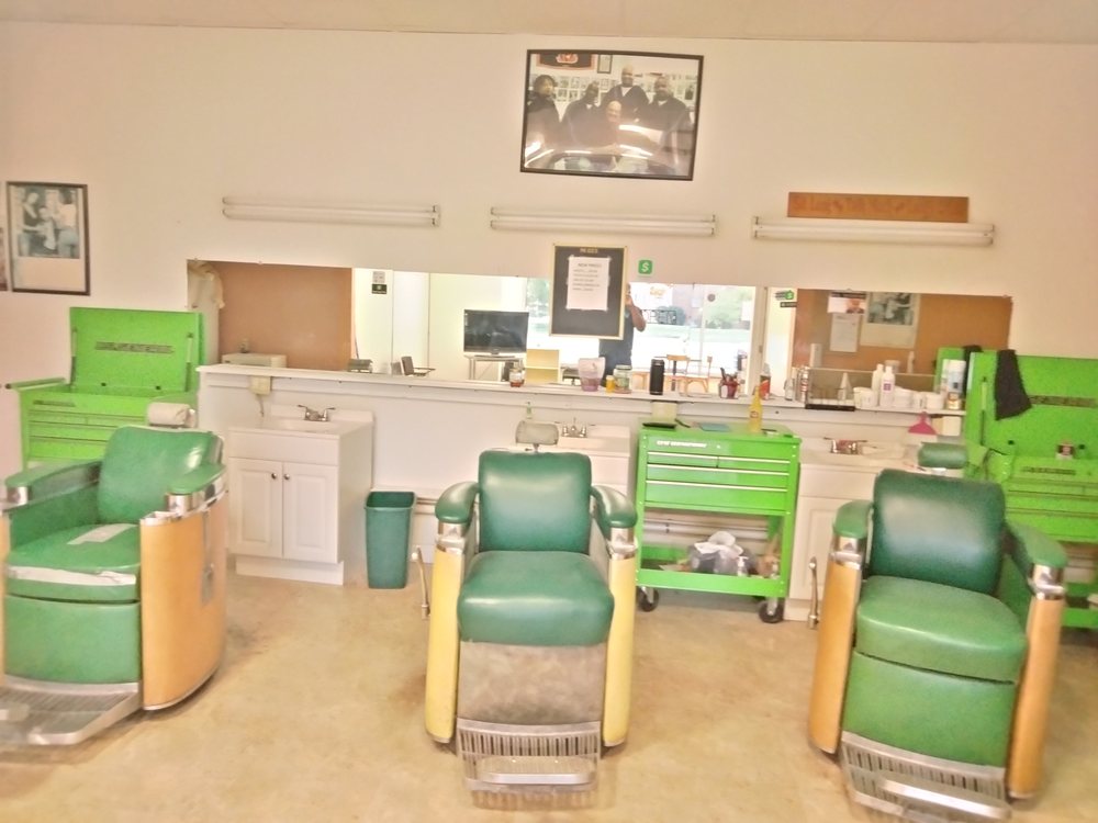 CATCHIN FADEZ Updated September 2024 1128 W Kemper Rd