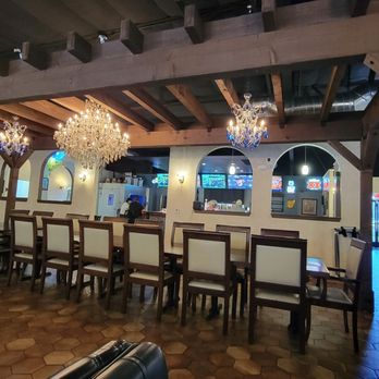 Toledo’s Mexican Restaurant - Large table in the middle. - Bars Near Me - Fresno, California