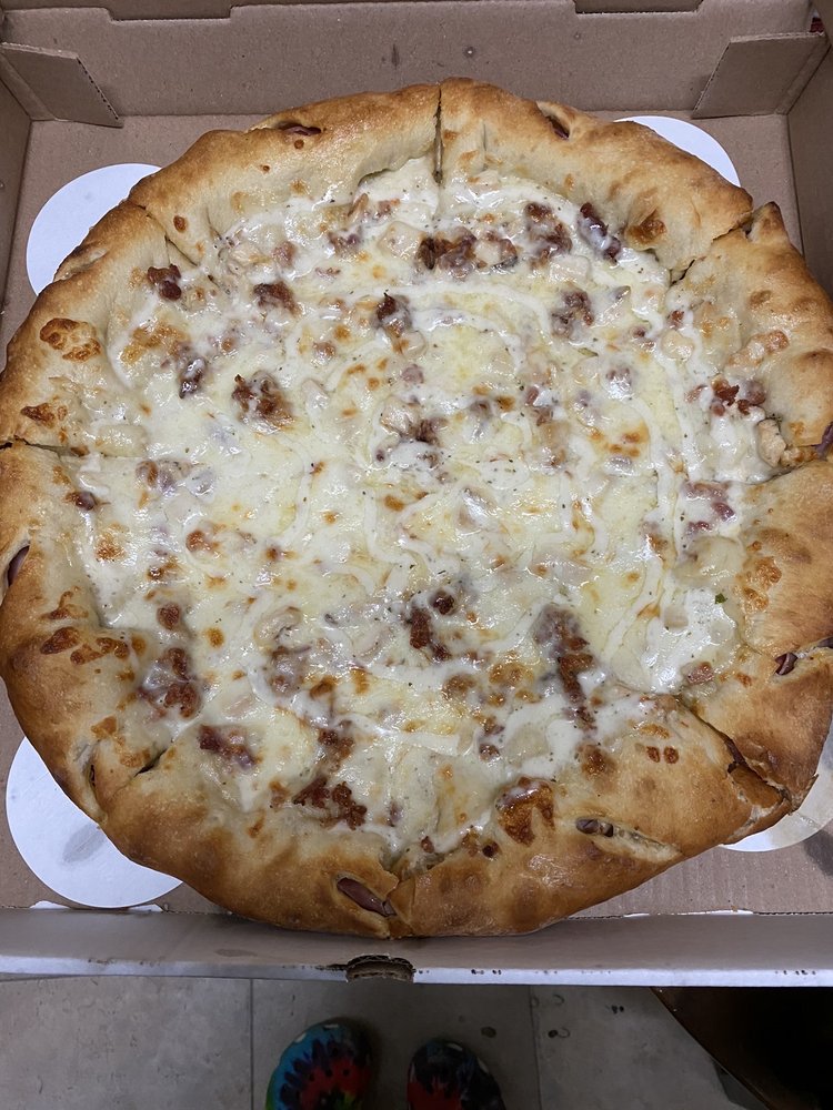 FRANCO’S Updated July 2024 26 Photos & 29 Reviews 198 S Main St