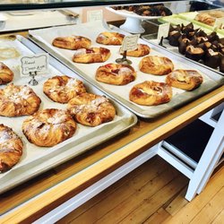 La Petite French Bakery