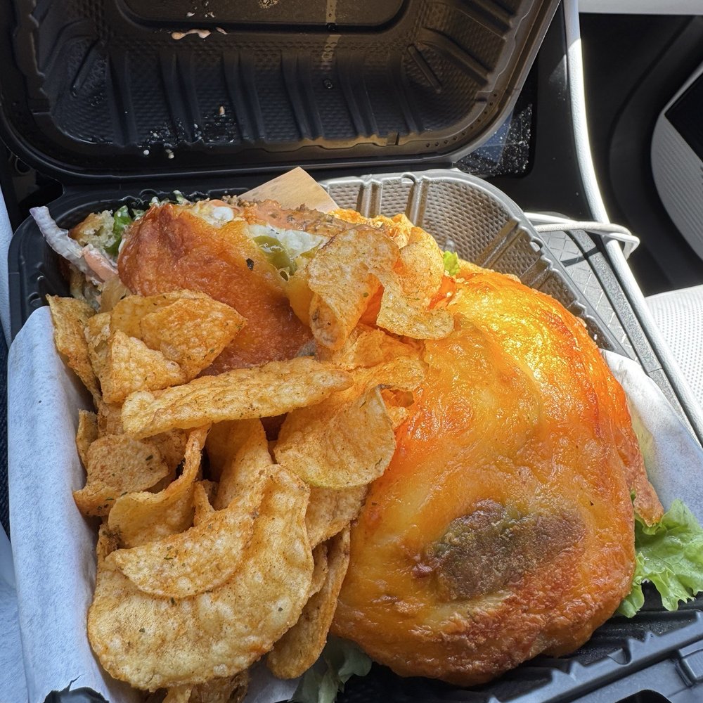 CHICKEN CHIPOTLE with chips