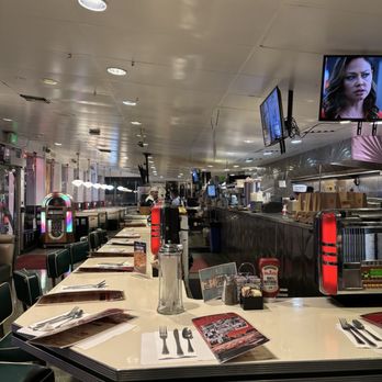 Mel's Drive-In - Inside - Diners Near Me - San Francisco, California Mel's Drive-In - Inside - Diners Near Me - San Francisco, California