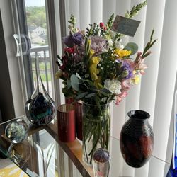 Jandrich Floral Shop - Flowers for my wife for Mother's Day! Such great detail, she works with you in what you want. Great value!