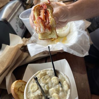 DJ's Clam Shack - The BEST Clam Chowder and Lobster Rolls in Key West! - Seafood Near Me - Key West, Florida