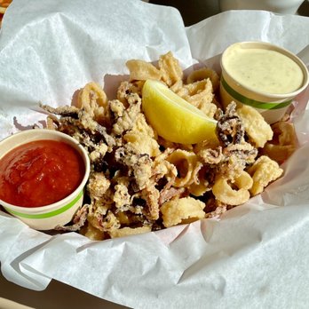 Sam's Chowder House - Fried Calamari ($15.50) - Seafood Near Me - Half Moon Bay, California