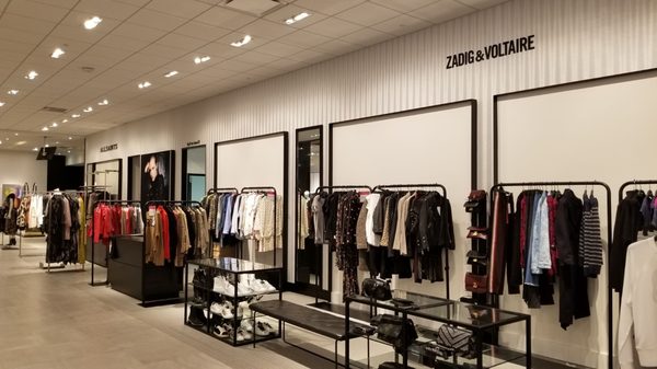 Bloomingdale's by null