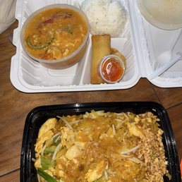 Panang curry Pad Thai Panang curry Pad Thai