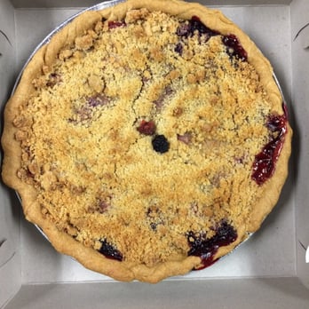 Noon Mark Diner - Black raspberry crumb pie! - American Near Me - Keene Valley, New York Noon Mark Diner - Black raspberry crumb pie! - American Near Me - Keene Valley, New York
