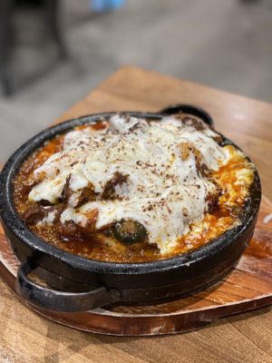 Daeho Kalbijjim & Beef Soup by null