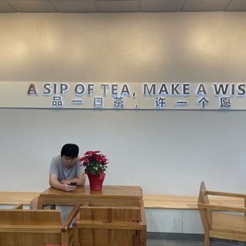 Möge Tee Houston - Seating area - Bubble Tea Near Me - Houston, Texas