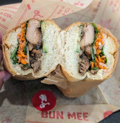 Bun Mee by null