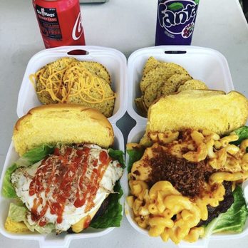 Wicked Brgr - Chicken Brgr and Brgr with Mac and cheese. Yummy yummy - Burgers Near Me - San Juan, Puerto Rico
