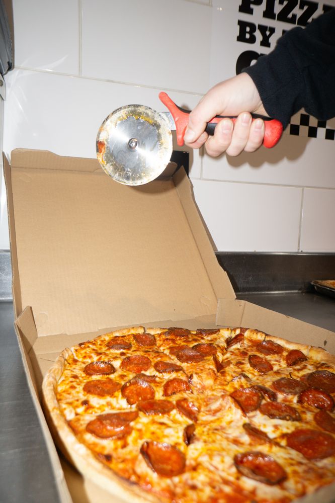 Food from Dunny's Pizza