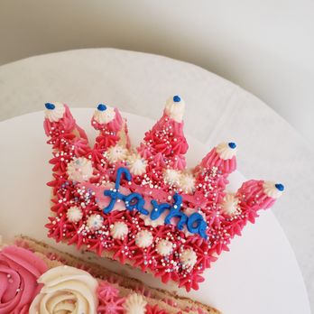 Zarus Cakes & Pastries - Crown cake - Custom Cakes Near Me Zarus Cakes & Pastries - Crown cake - Custom Cakes Near Me