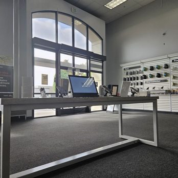 Verizon - Inside - Mobile Phones Near Me - Glendora, California Verizon - Inside - Mobile Phones Near Me - Glendora, California