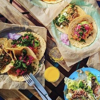 Oakland Yard - Tacos Oscar next door (you can bring food from Tacos oscar or homeroom mac cheese or clove & hoof burgers inside!) - Beer, Wine & Spirits Near Me - Oakland, California