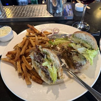 Q Restaurant & Bar - Burger 5/29/26 - New American Near Me - Portland, Oregon Q Restaurant & Bar - Burger 5/29/26 - New American Near Me - Portland, Oregon