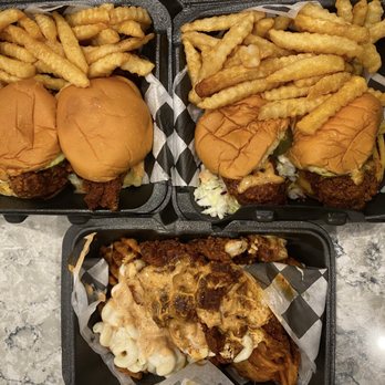 Main Bird Hot Chicken - Two slider meals and dirty mac - Chicken Shop Near Me - Pearland, Texas