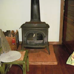 Ten Bear Cabin - Warm Wood Stove