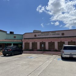 Kiko's Mexican Food Restaurant & Cantina - Front of establishment parking lot