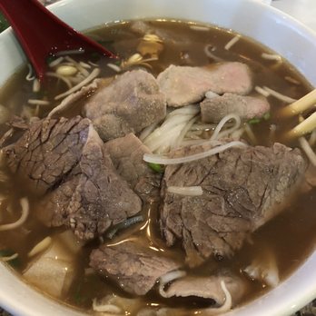 Pho Binh Westheimer - Not much going on in this bowl - Vietnamese Near Me - Houston, Texas Pho Binh Westheimer - Not much going on in this bowl - Vietnamese Near Me - Houston, Texas