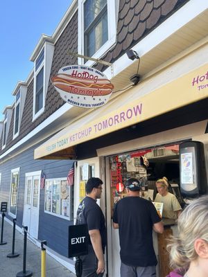 Hot Dog Tommy's by null