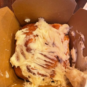 Cafe Minee - Cinnamon Role, took two bites and wasn't the greatest 3/10. Ended up ordering a macron afterward now that, 10/10! - Bakeries Near Me - Snoqualmie, Washington
