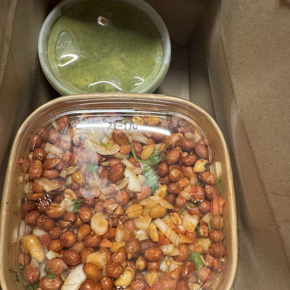 Amazing amounts of absolute deliciousness await inside this togo bag! Amazing amounts of absolute deliciousness await inside this togo bag!