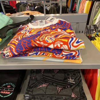 Champs Sports - Sports Wear Near Me - Providence, Rhode Island