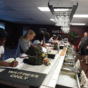 Cleveland Bartending School - Robbie Flair teaching tall drinks! - Bartending Schools Near Me - Lyndhurst, Ohio