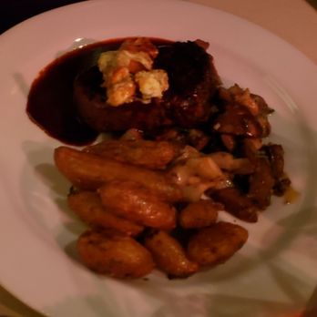 Signature Grill - Filet with mushrooms and fingerling potatoes - Seafood Near Me - Edmond, Oklahoma Signature Grill - Filet with mushrooms and fingerling potatoes - Seafood Near Me - Edmond, Oklahoma