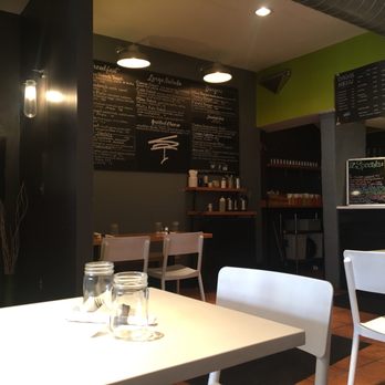 Miles Table - American Near Me - Philadelphia, Pennsylvania