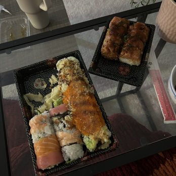 Green's Grill & Sushi Bar - Spicy Tuna Over Crispy Rice 12 Rainbow Roll Caterpillar Roll - Sushi Bars Near Me - Blacksburg, Virginia