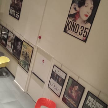 Kino 35 - Pohled ze schodů do předsálí. - Cinema Near Me - Prague, Puerto Rico