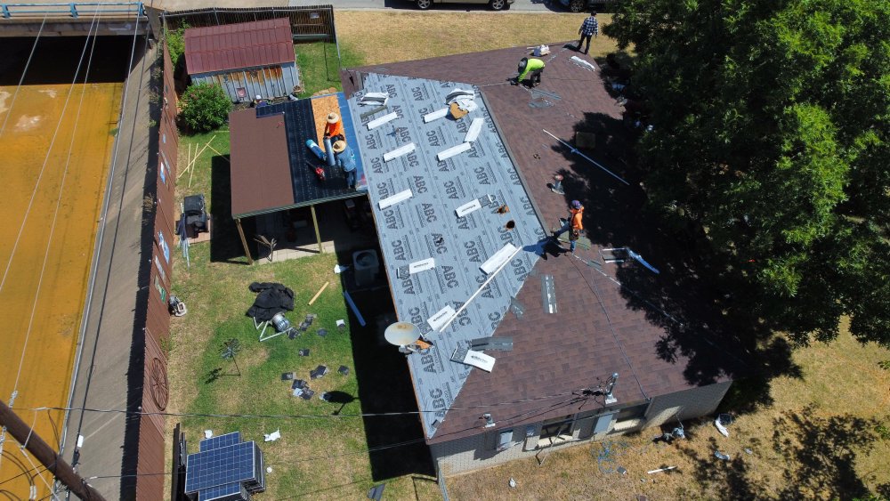 Slide of Davis Roofing Solutions