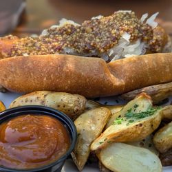 Waldmann Brewery - Currywurst with roasted fingerlings