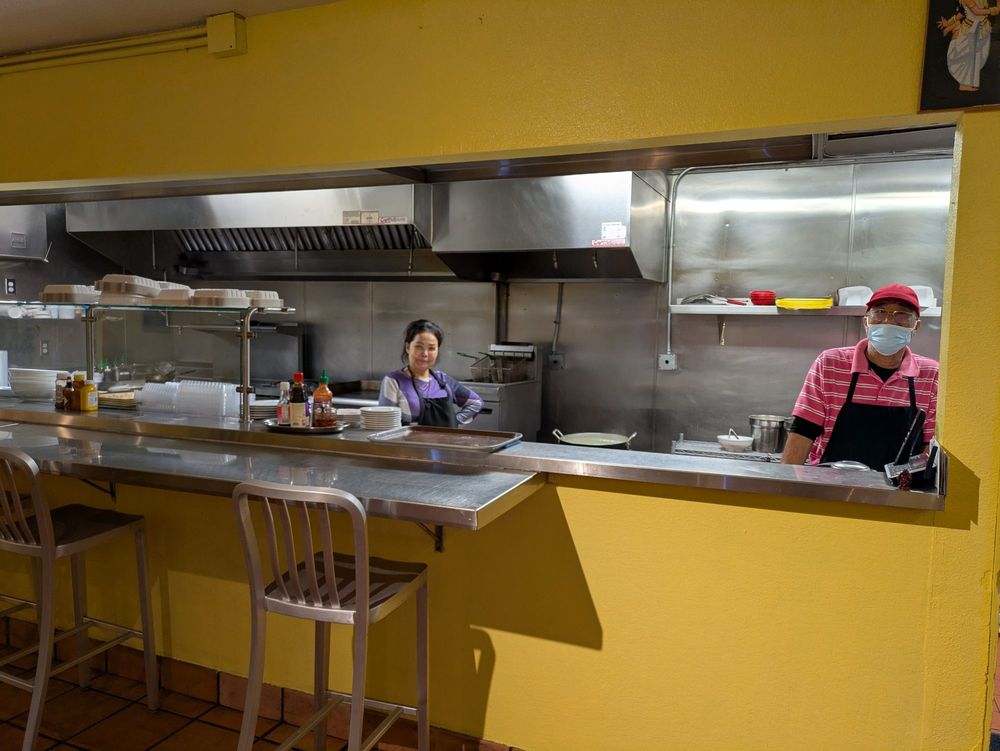 Noodle Palace - Photo 4