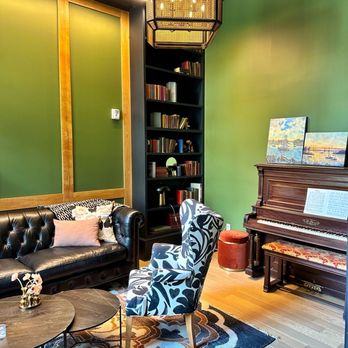 Hotel Thaxter - Seating area - Hotels Near Me - Portsmouth, New Hampshire Hotel Thaxter - Seating area - Hotels Near Me - Portsmouth, New Hampshire