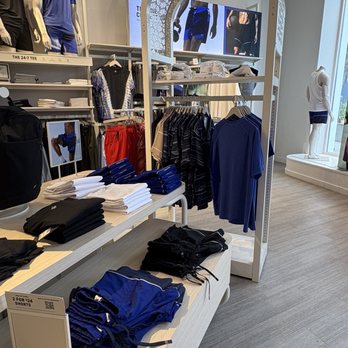 Fabletics - Sports Wear Near Me - Walnut Creek, California Fabletics - Sports Wear Near Me - Walnut Creek, California