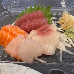 Assorted Sashimi Appetizer (8 Pieces)