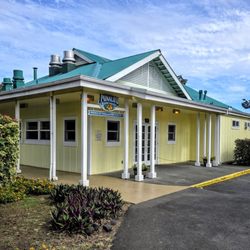 Punalu'u Bake Shop - Storefront for Punalu'u Bake Shop